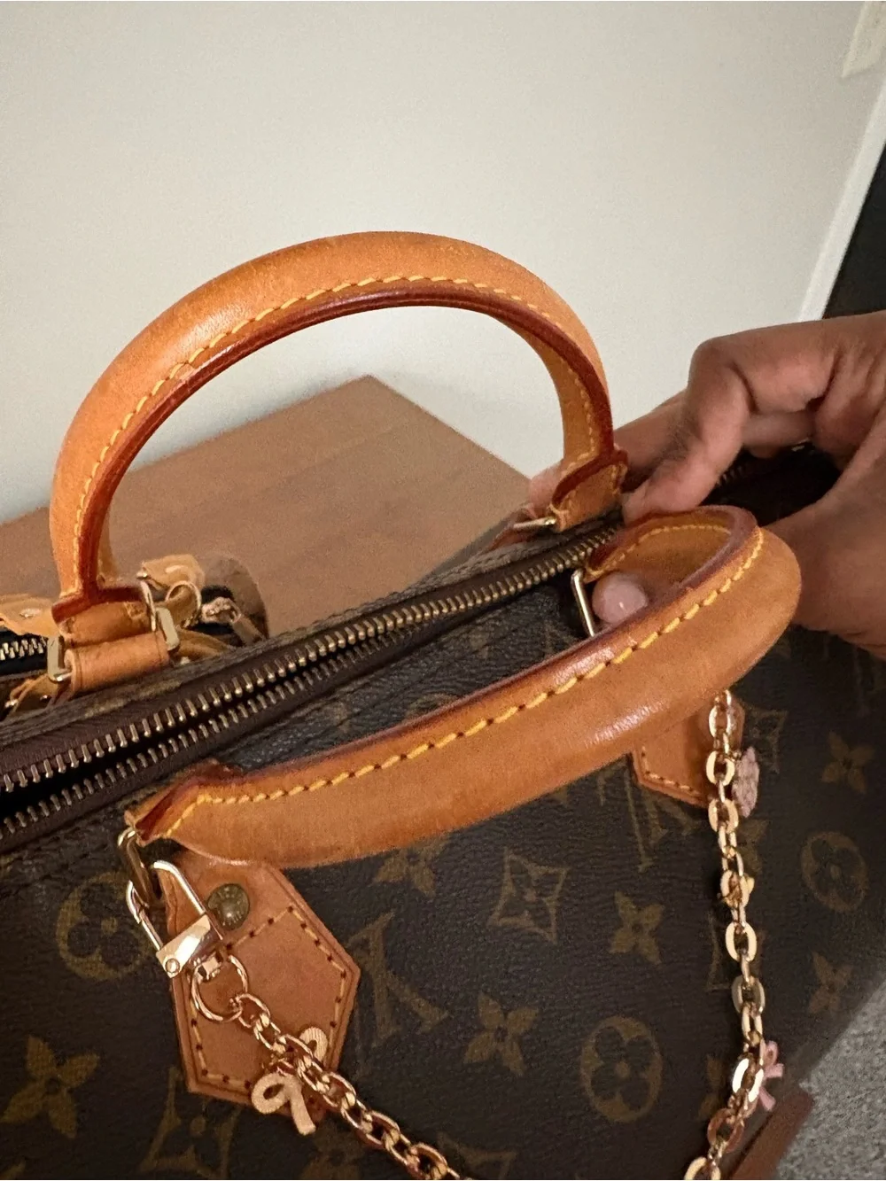 Louis Vuitton comes certificate